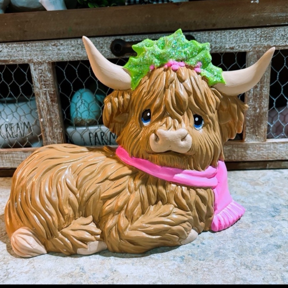 Pinkmas highland cow decor